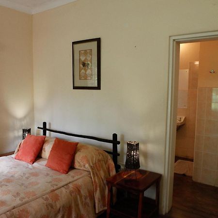 Down Gran'S Self-Catering Cottage Lobamba 外观 照片