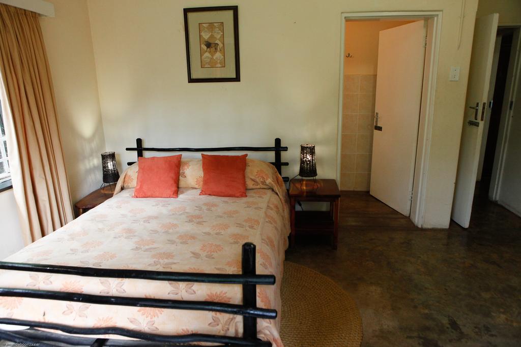 Down Gran'S Self-Catering Cottage Lobamba 外观 照片