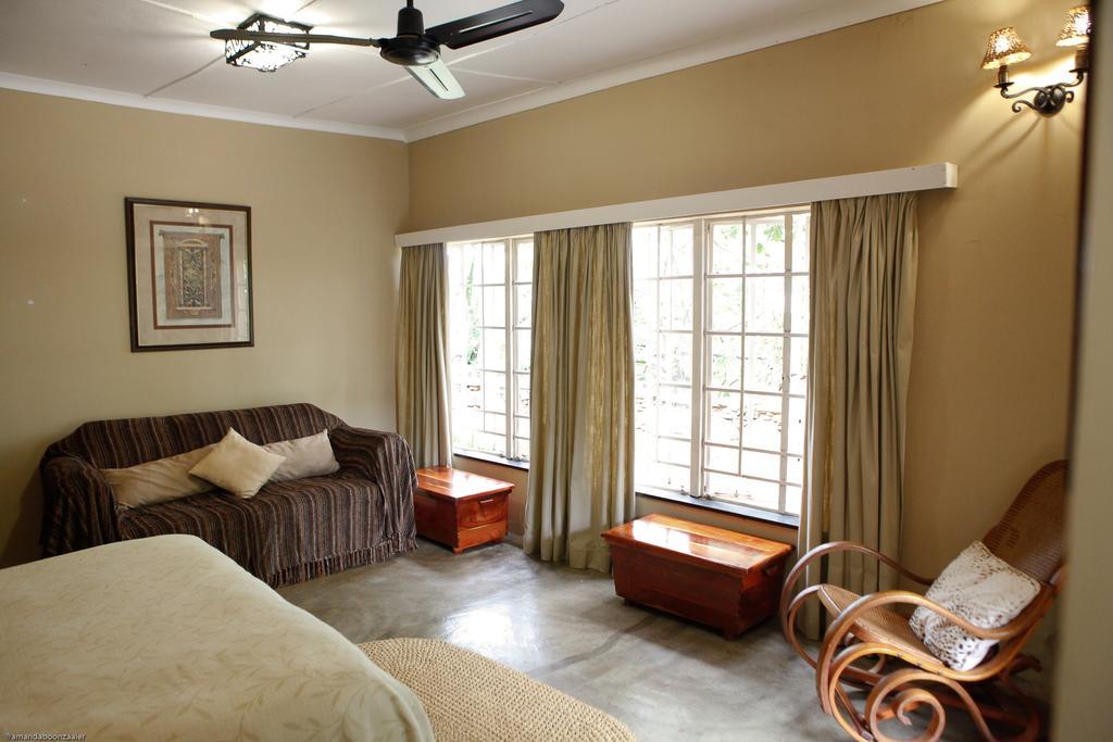 Down Gran'S Self-Catering Cottage Lobamba 外观 照片