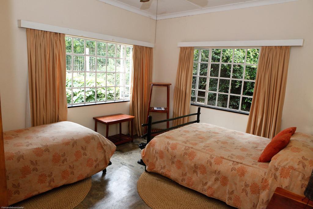Down Gran'S Self-Catering Cottage Lobamba 外观 照片