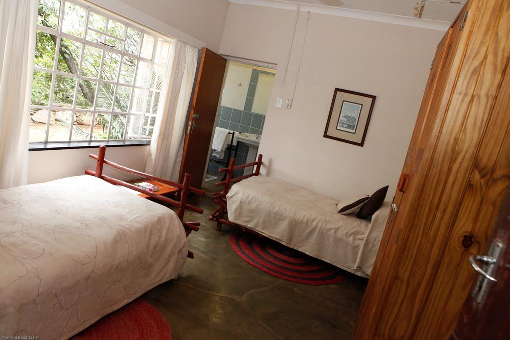Down Gran'S Self-Catering Cottage Lobamba 外观 照片